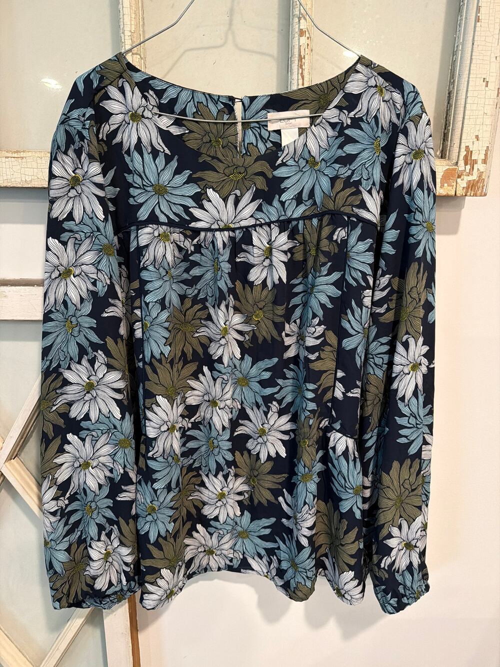 LOFT Outlet size XL blue and white floral blouse top